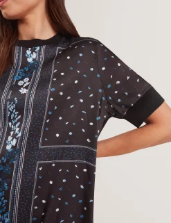 New Lobster Limited Kleider|Die Satin-Kollektion<Blaues, kastenförmiges Strickkleid mit Schalmuster