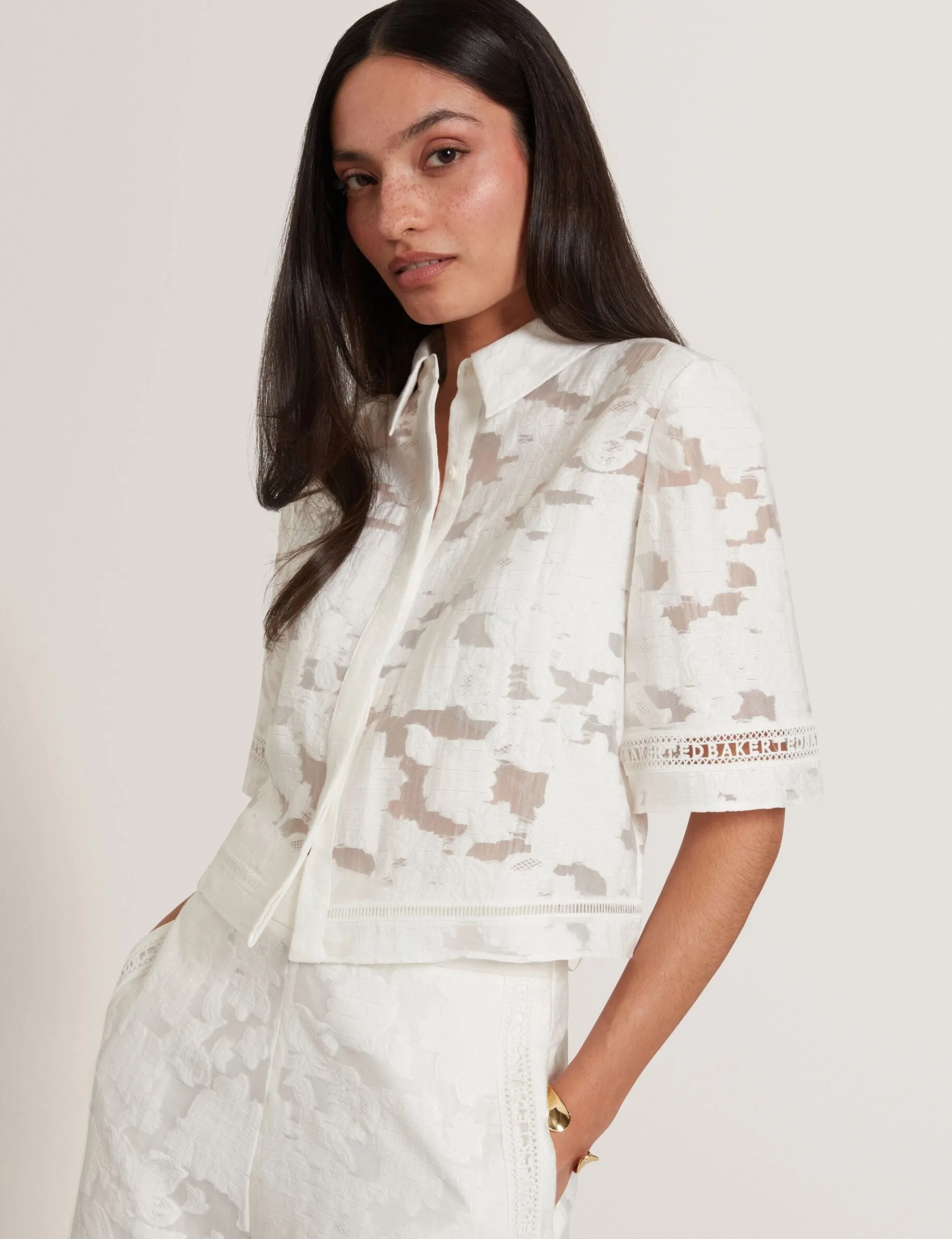 New Lobster Limited Anzüge & Zweiteiler|Die Hochzeitsredaktion<Burnout-Shirt mit Blumenmuster und verkürztem Schnitt