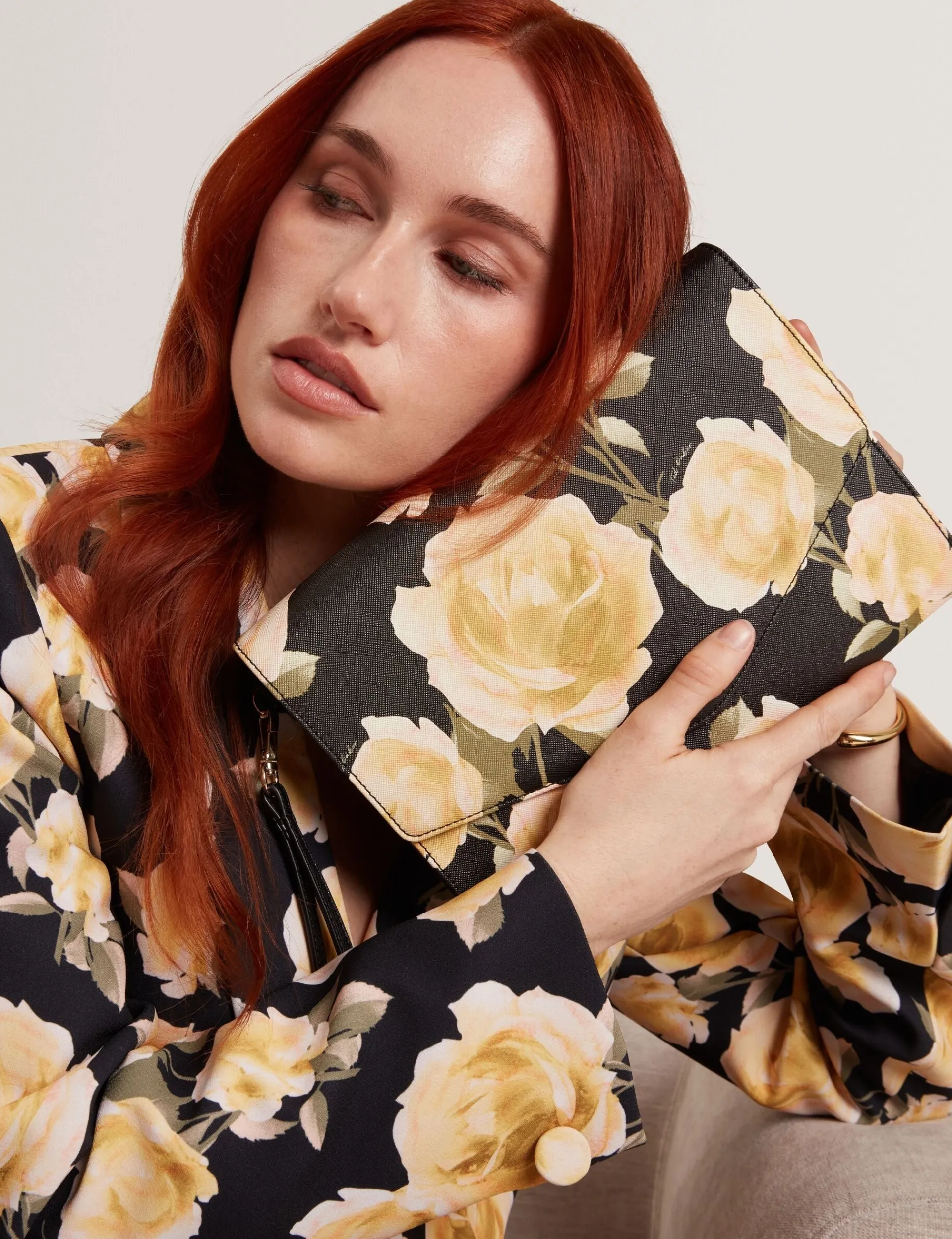 New Lobster Limited Neue Frühlingsblumen|Golden Hour<Clutch Bag mit gelbem Rosenmuster