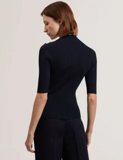 New Lobster Limited Oberteile & Blusen<Figurbetontes Stricktop mit Rosenknopfdetails