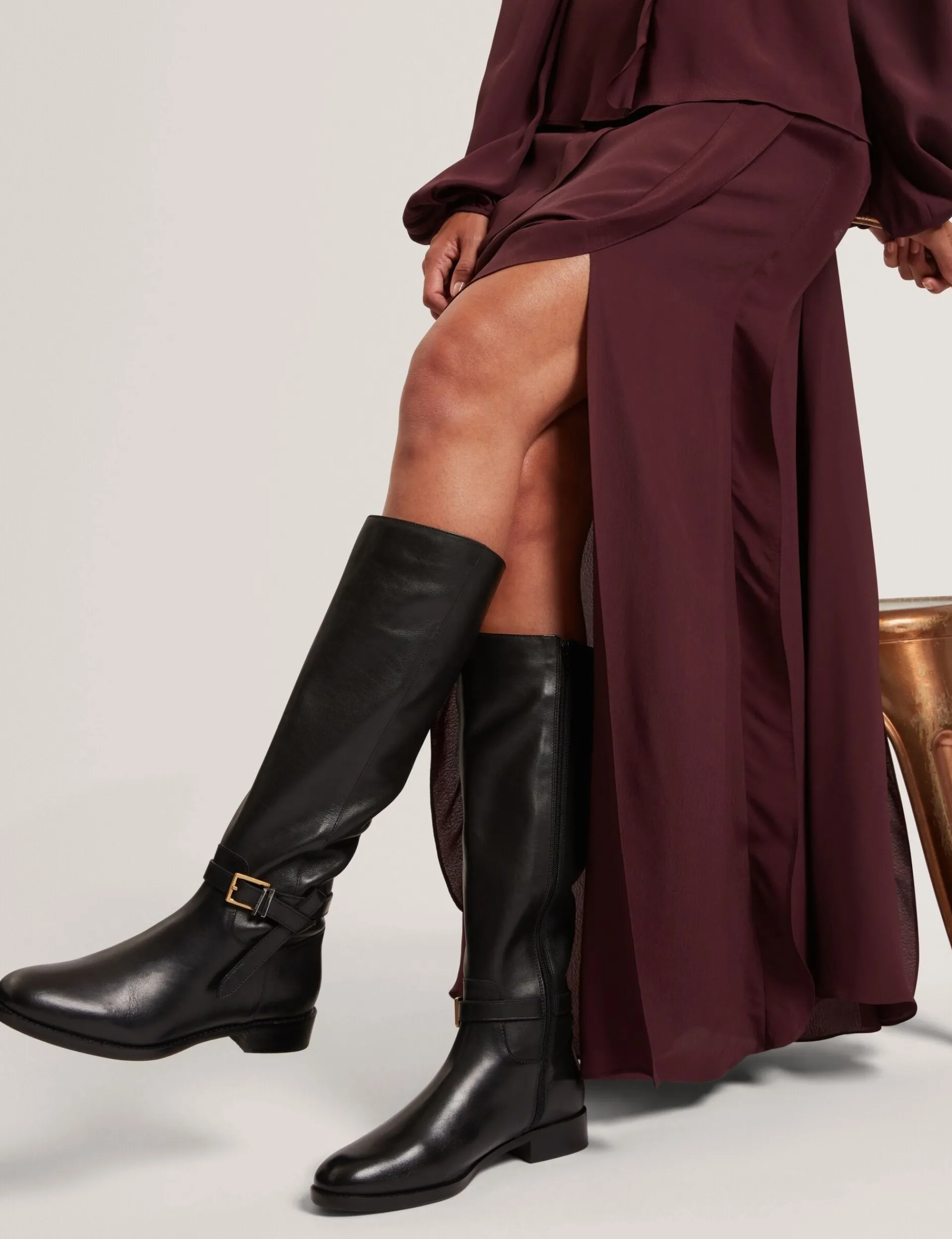 New Lobster Limited Stiefel<Flache Lederreitstiefel mit Gürteldetail