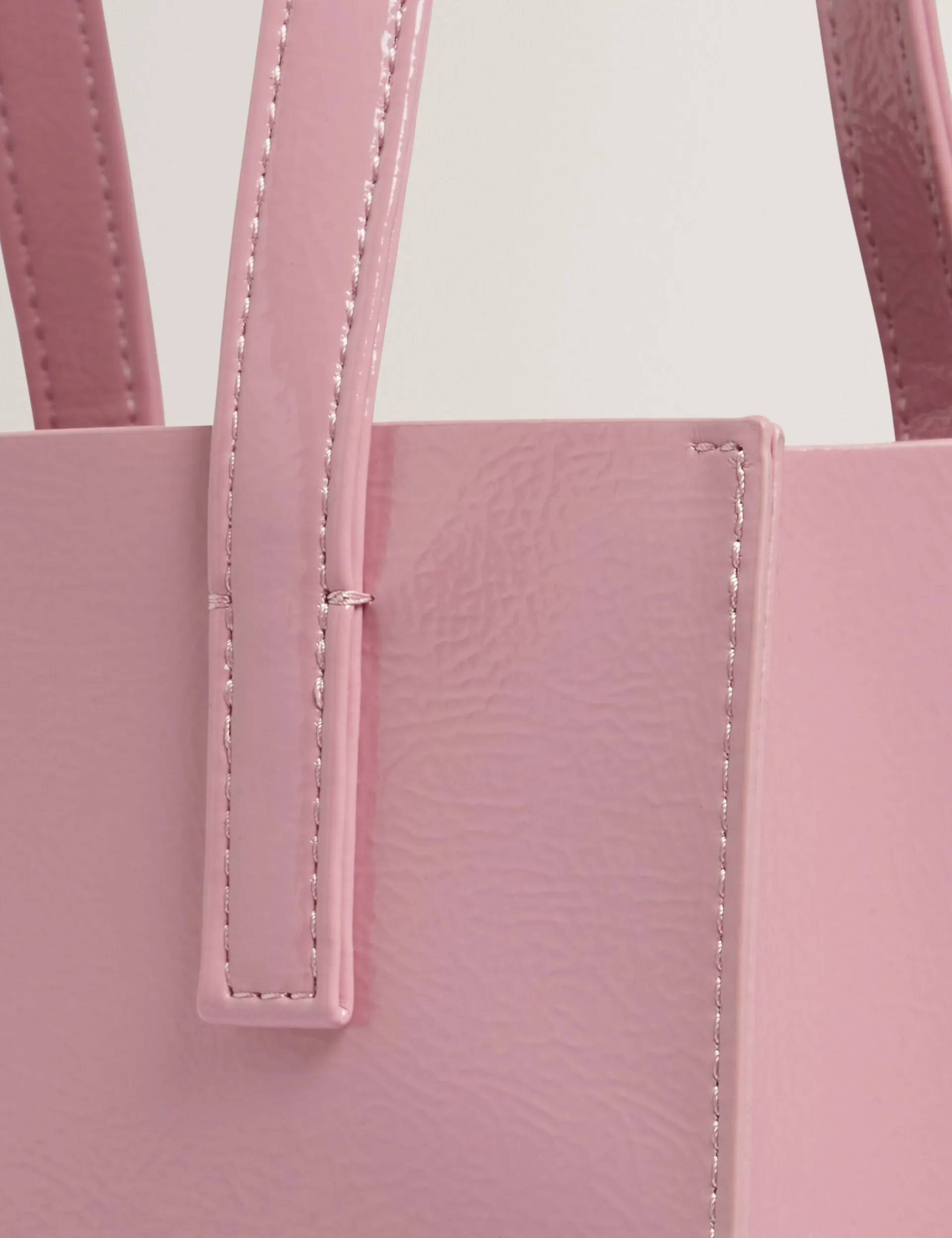 New Lobster Limited Tragetaschen|Icon & Signature Taschen<Geknitterte kleine Handtasche aus Kunstleder mit Logo-Prägung