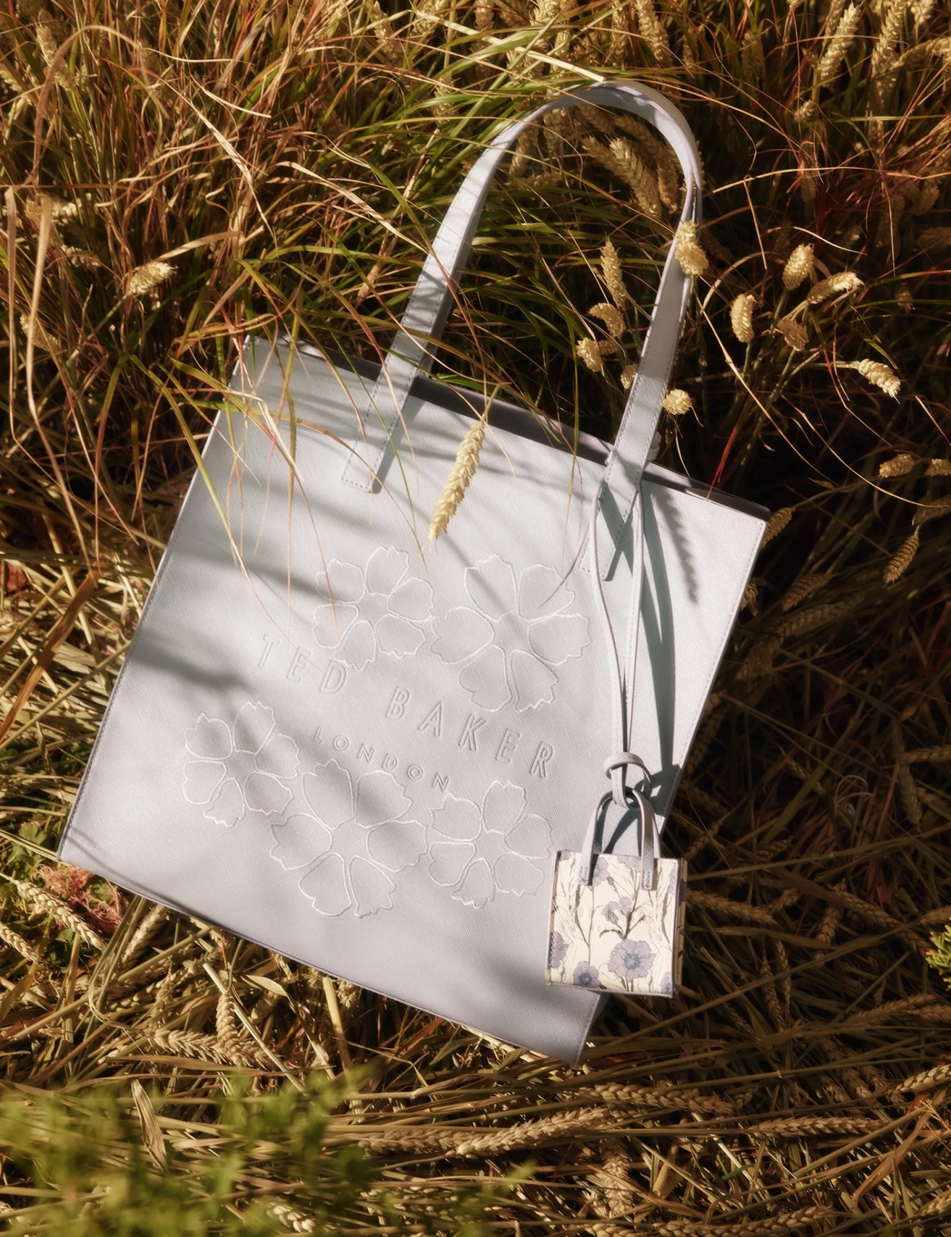 New Lobster Limited Tragetaschen|Icon & Signature Taschen<Große bestickte Shopper-Tasche mit Blumenmuster und Anhänger