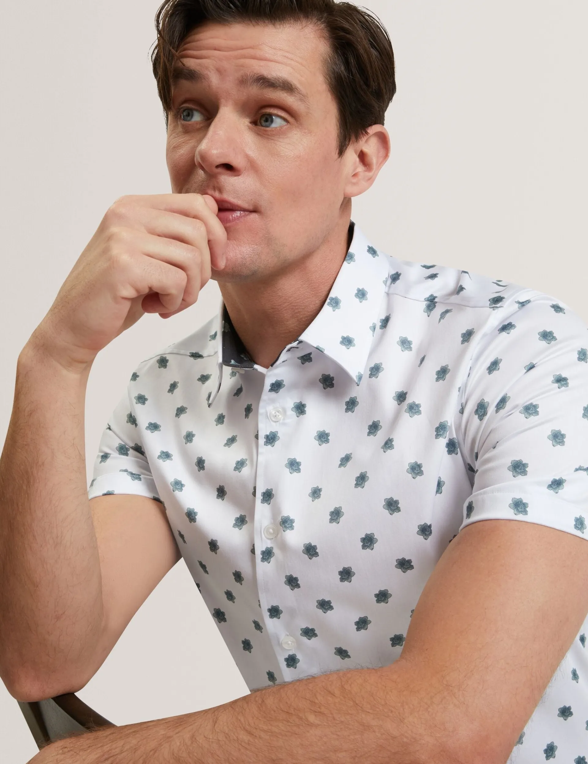 New Lobster Limited Breezy Blues Bearbeiten|Shirts<Kurzarmhemd mit Mini-Blumenmuster