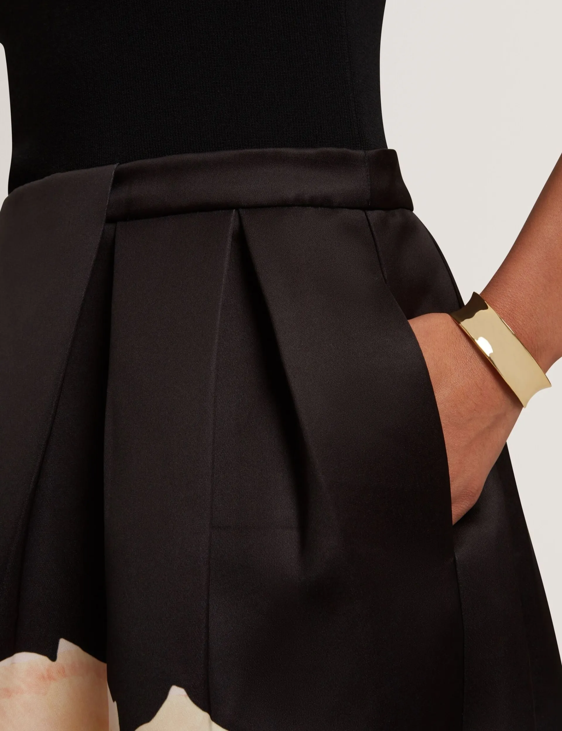 New Lobster Limited Golden Hour|Die Satin-Kollektion<Ärmelloses Midi-Kleid mit Rosenmuster