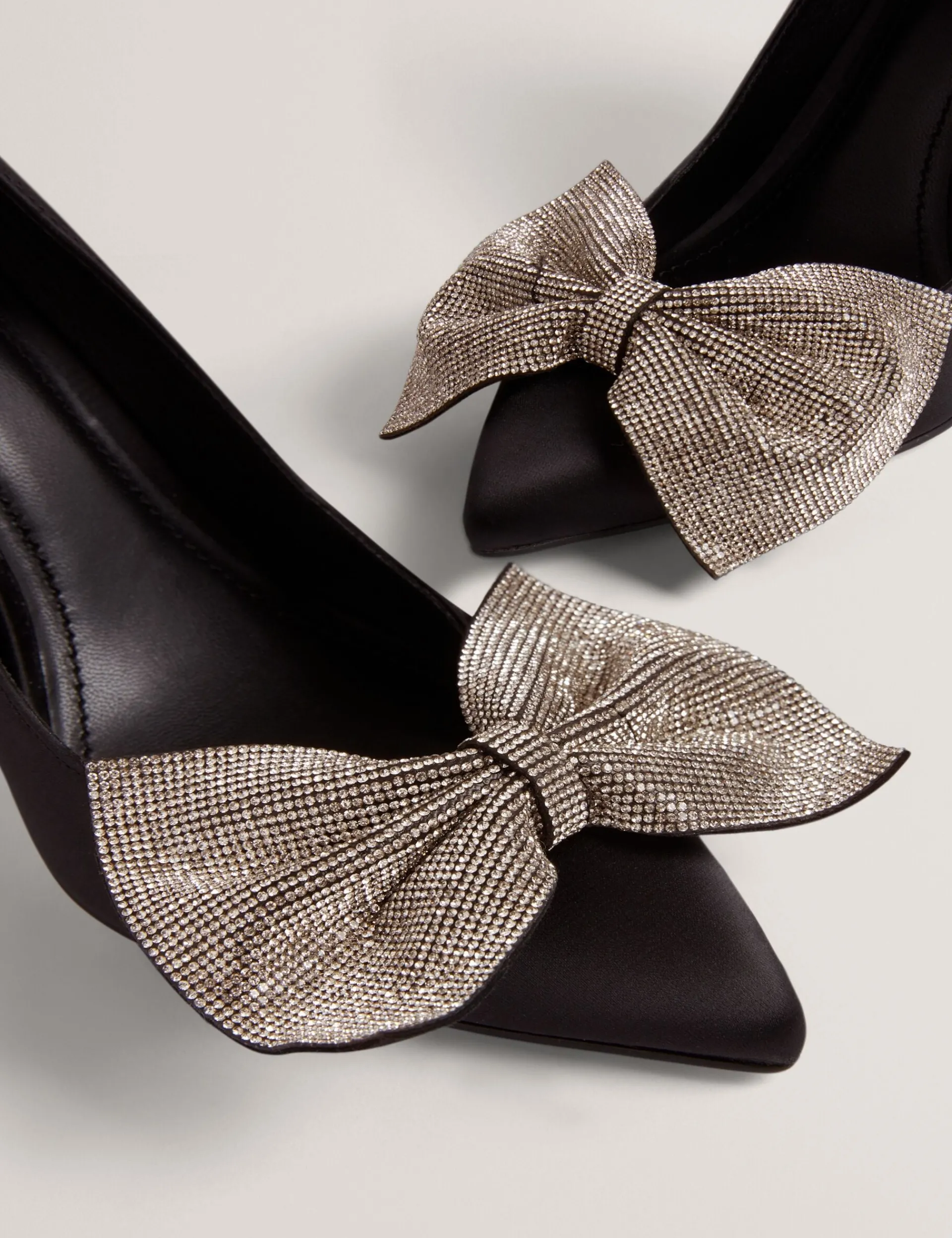 Damen New Lobster Limited Festliche Kleidung|Absätze<Satin-Pumps mit Strassschleife