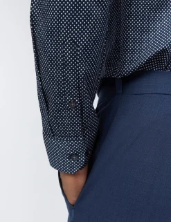 Licensee Baird Group Breezy Blues Bearbeiten|Shirts<Schmal geschnittenes Hemd aus Satin mit Rautenmuster in blau