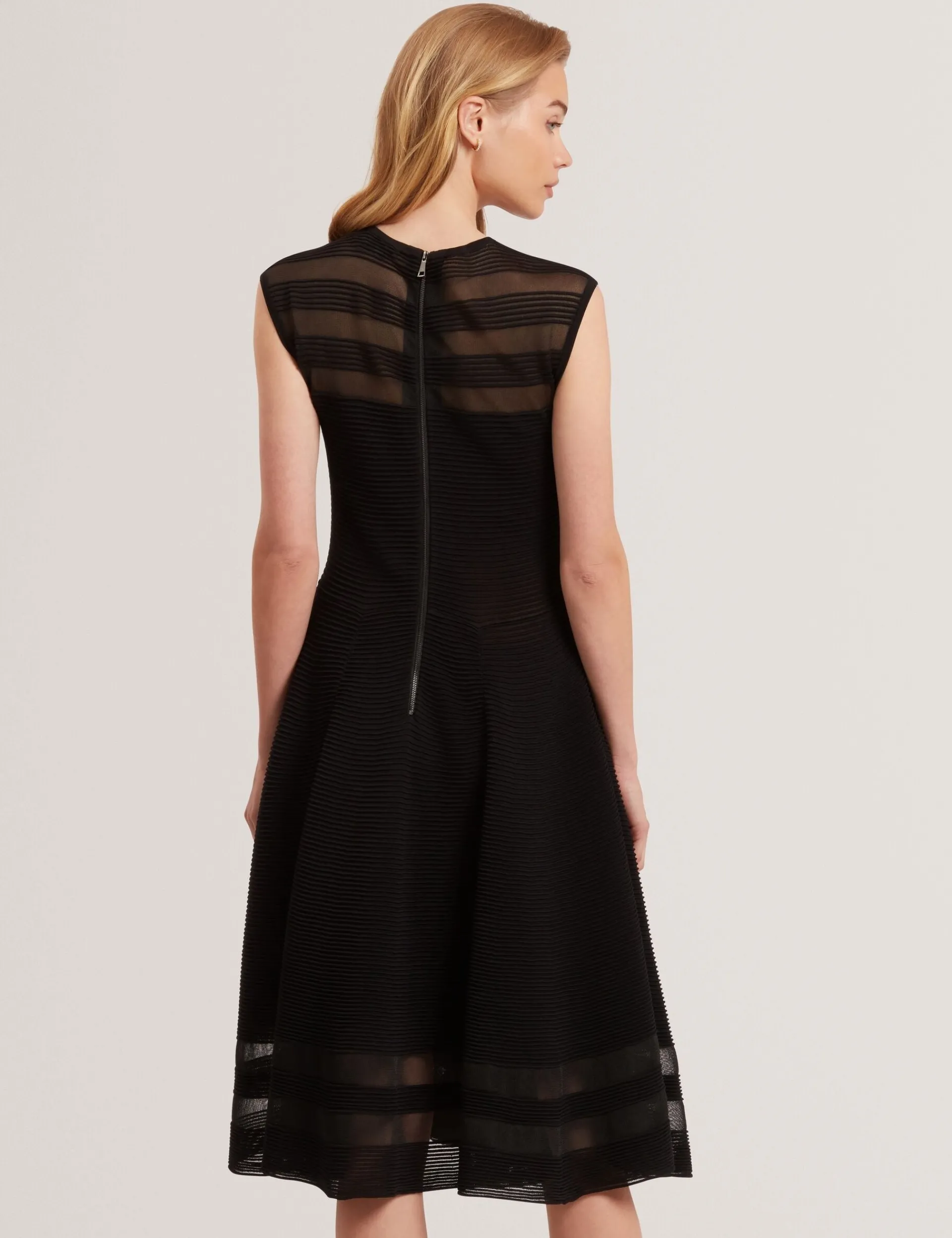 New Lobster Limited Anzüge & Zweiteiler|Kleider<Skaterkleid mit transparentem Einsatz und Rippstrick