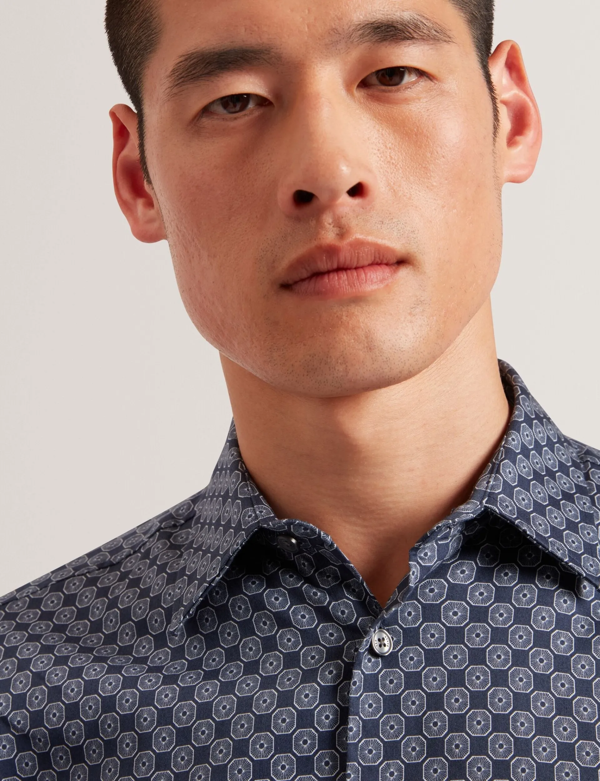New Lobster Limited Breezy Blues Bearbeiten|Shirts<Slim-Fit-Hemd mit geometrischem Kreismuster