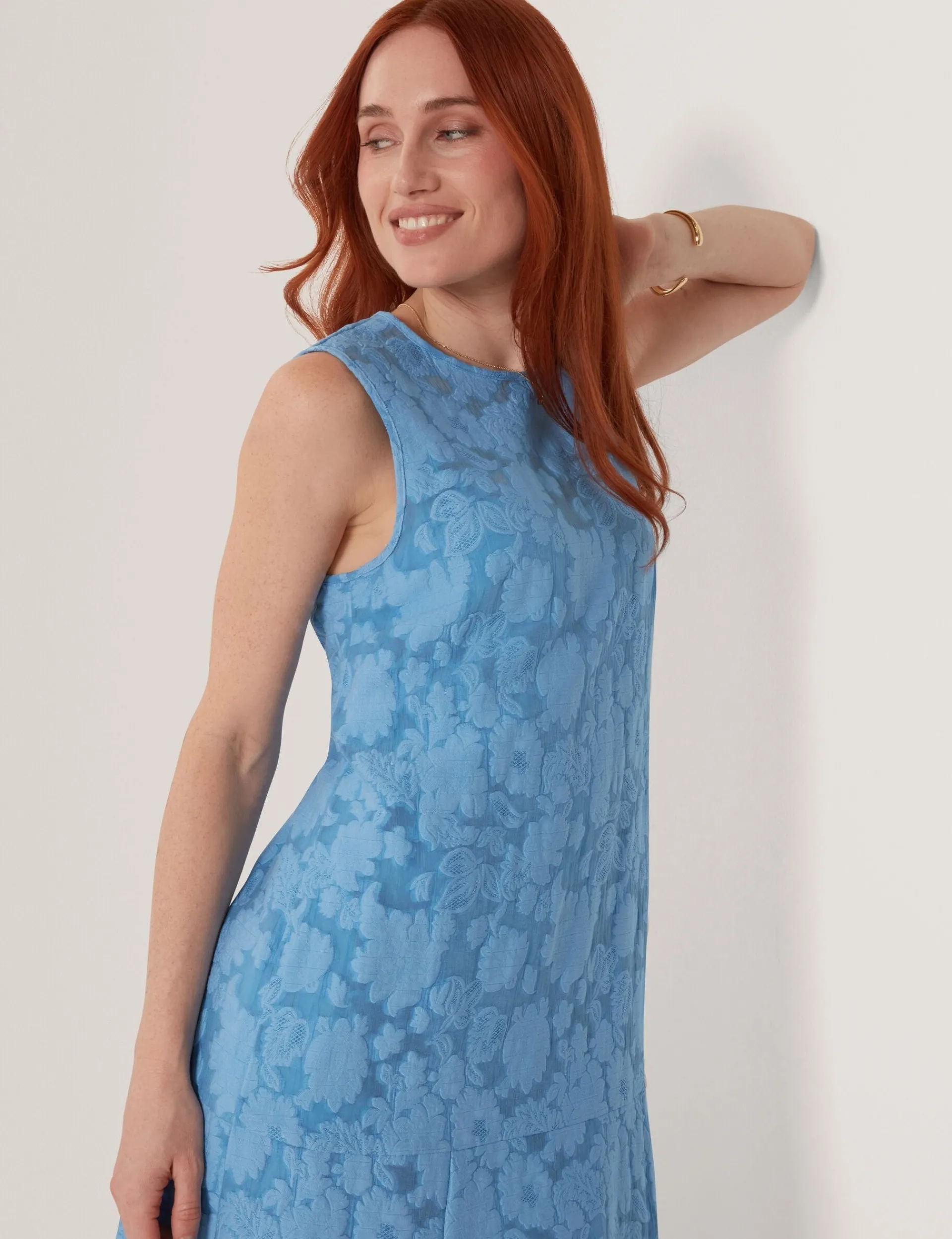 New Lobster Limited Festliche Kleidung|Die Hochzeitsredaktion<Strukturiertes, ärmelloses Midikleid mit tiefer Taille